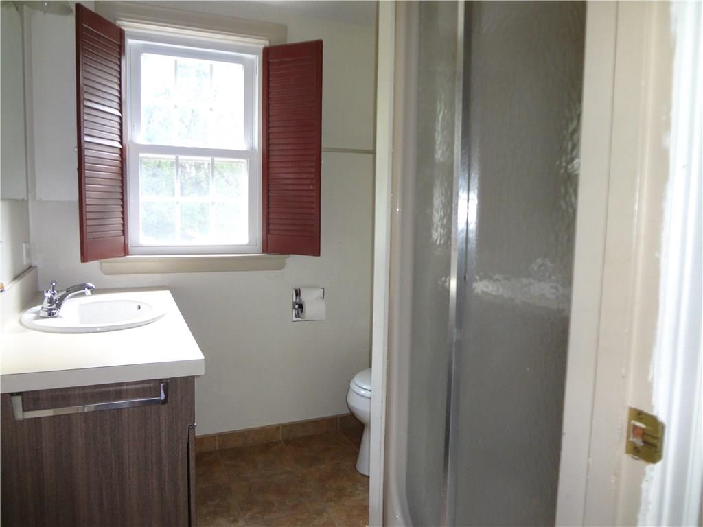 217 Siebert Road Pittsburgh, PA 15237 - Photo 13 of 21 Master Bath