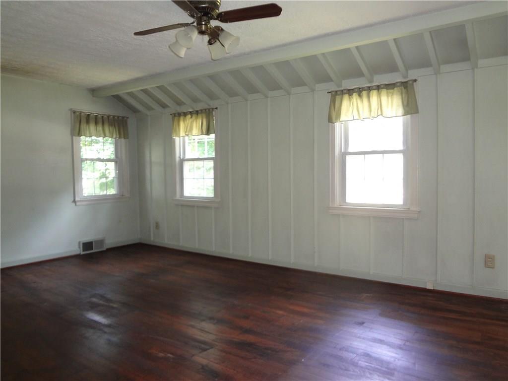 217 Siebert Road Pittsburgh, PA 15237 - Photo 15 of 21 2nd Bedroom