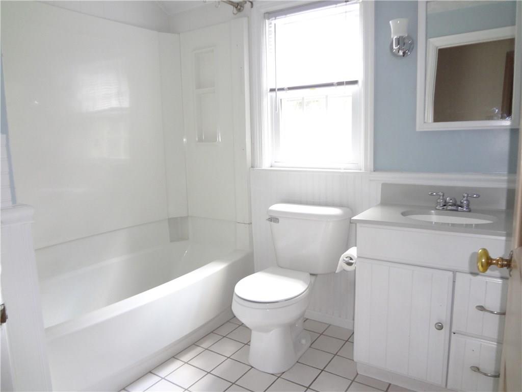 217 Siebert Road Pittsburgh, PA 15237 - Photo 18 of 21 Upstairs Hall Full Bath