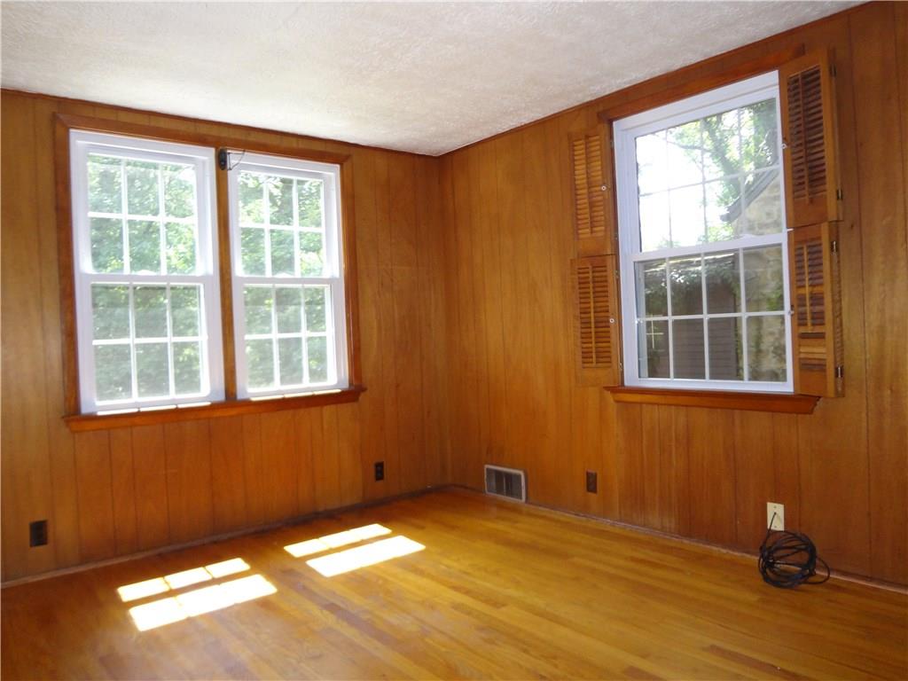 217 Siebert Road Pittsburgh, PA 15237 - Photo 4 of 21 Den