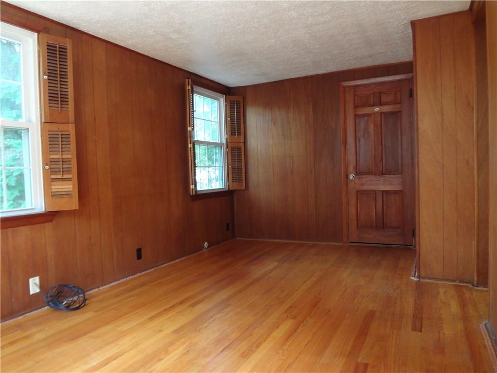 217 Siebert Road Pittsburgh, PA 15237 - Photo 5 of 21 Den