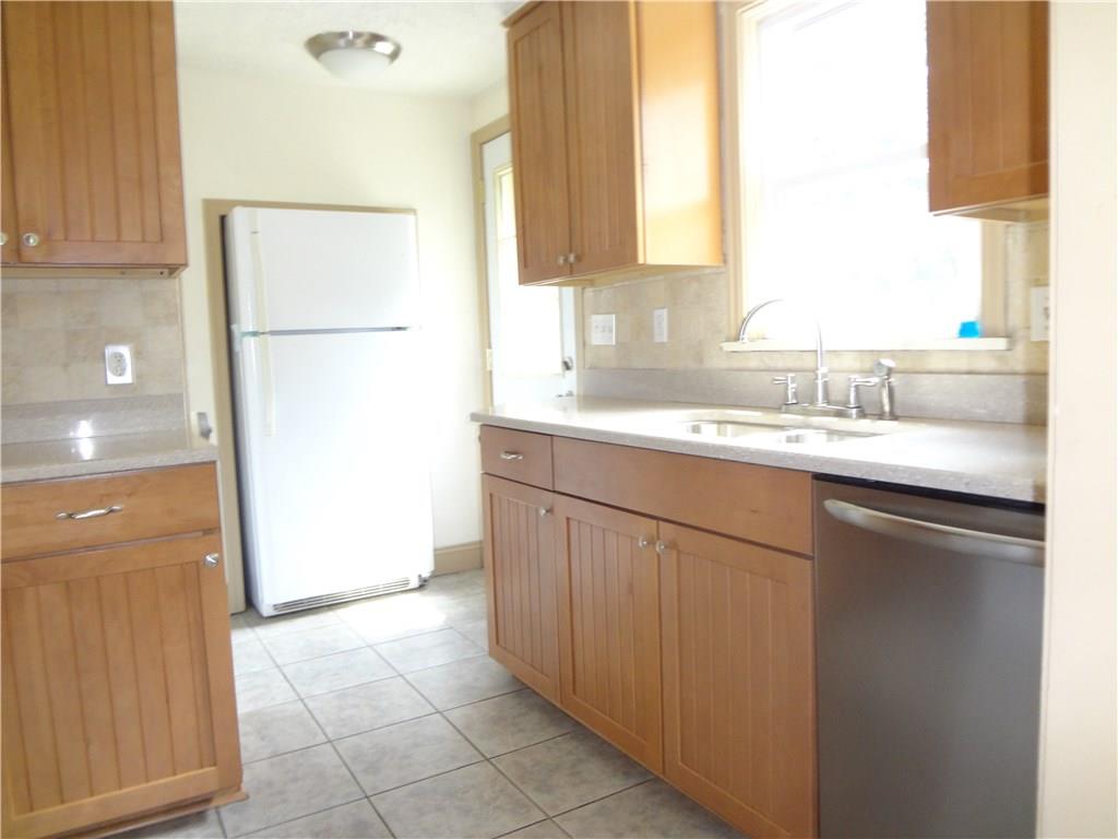 217 Siebert Road Pittsburgh, PA 15237 - Photo 7 of 21 Kitchen