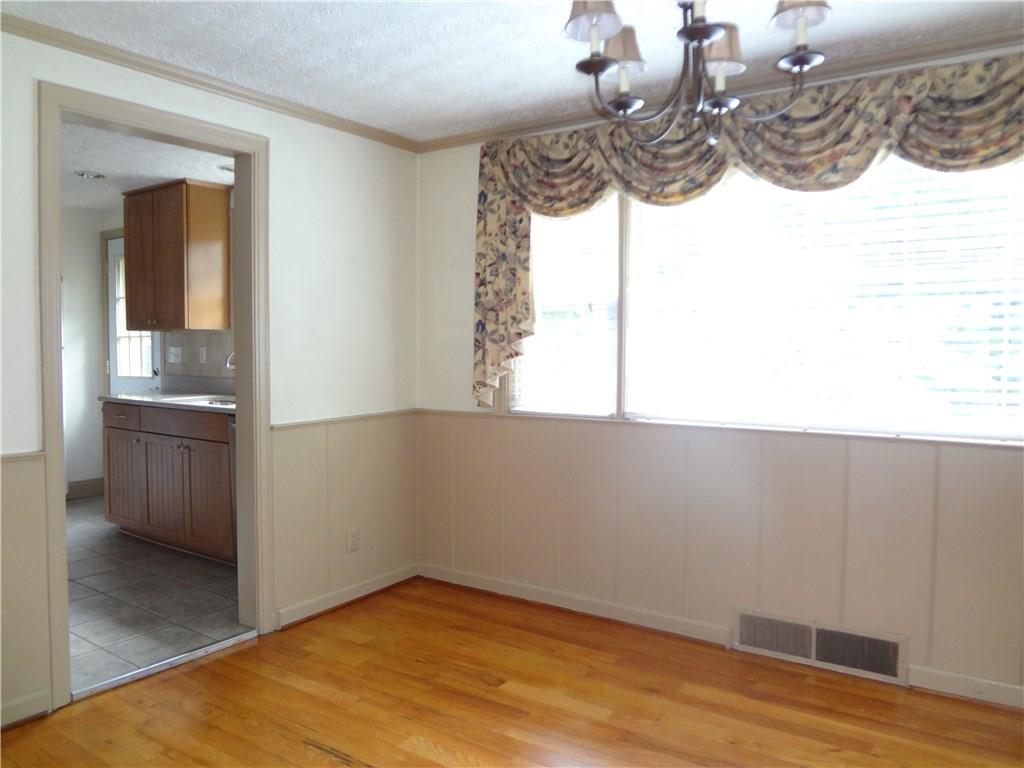 217 Siebert Road Pittsburgh, PA 15237 - Photo 8 of 21 Dining Room