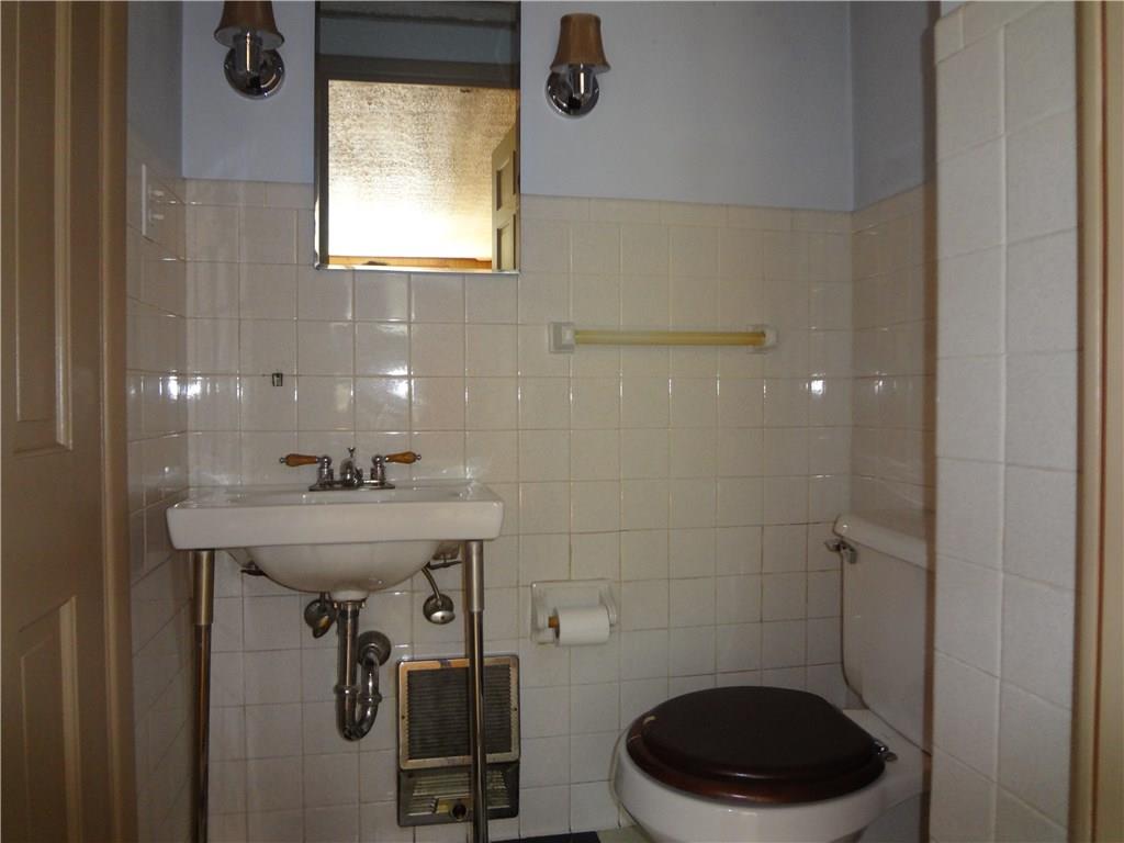 217 Siebert Road Pittsburgh, PA 15237 - Photo 10 of 21 Main Floor Half Bath
