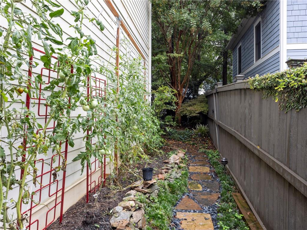 325 Sinclair Avenue Northeast Atlanta, GA 30307 - Photo 23 of 29