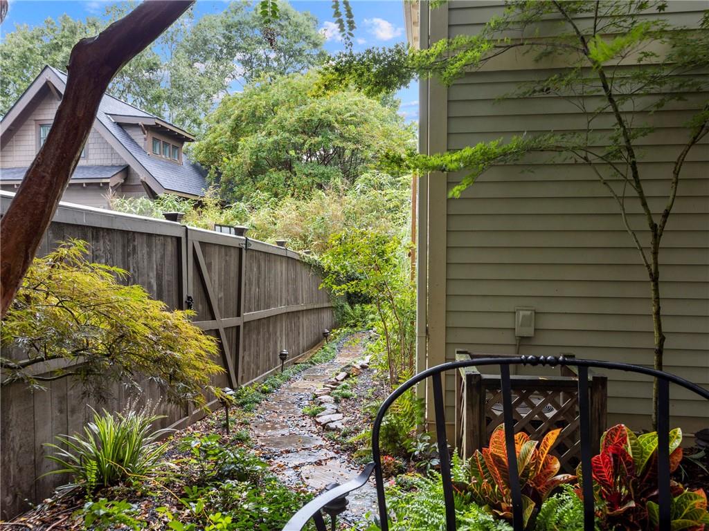 325 Sinclair Avenue Northeast Atlanta, GA 30307 - Photo 26 of 29