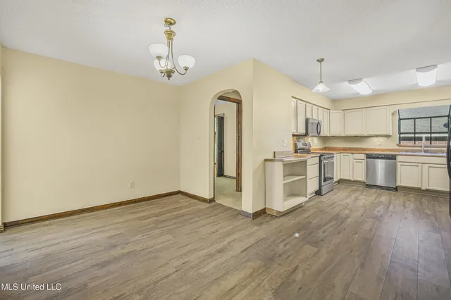 $319,000 | 4409 Shadow Wood Circle, Pascagoula, MS 39581