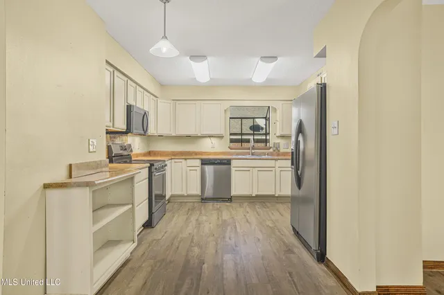 $319,000 | 4409 Shadow Wood Circle, Pascagoula, MS 39581