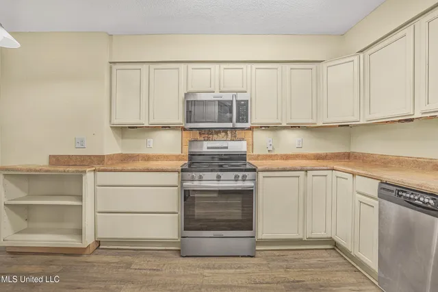 $319,000 | 4409 Shadow Wood Circle, Pascagoula, MS 39581