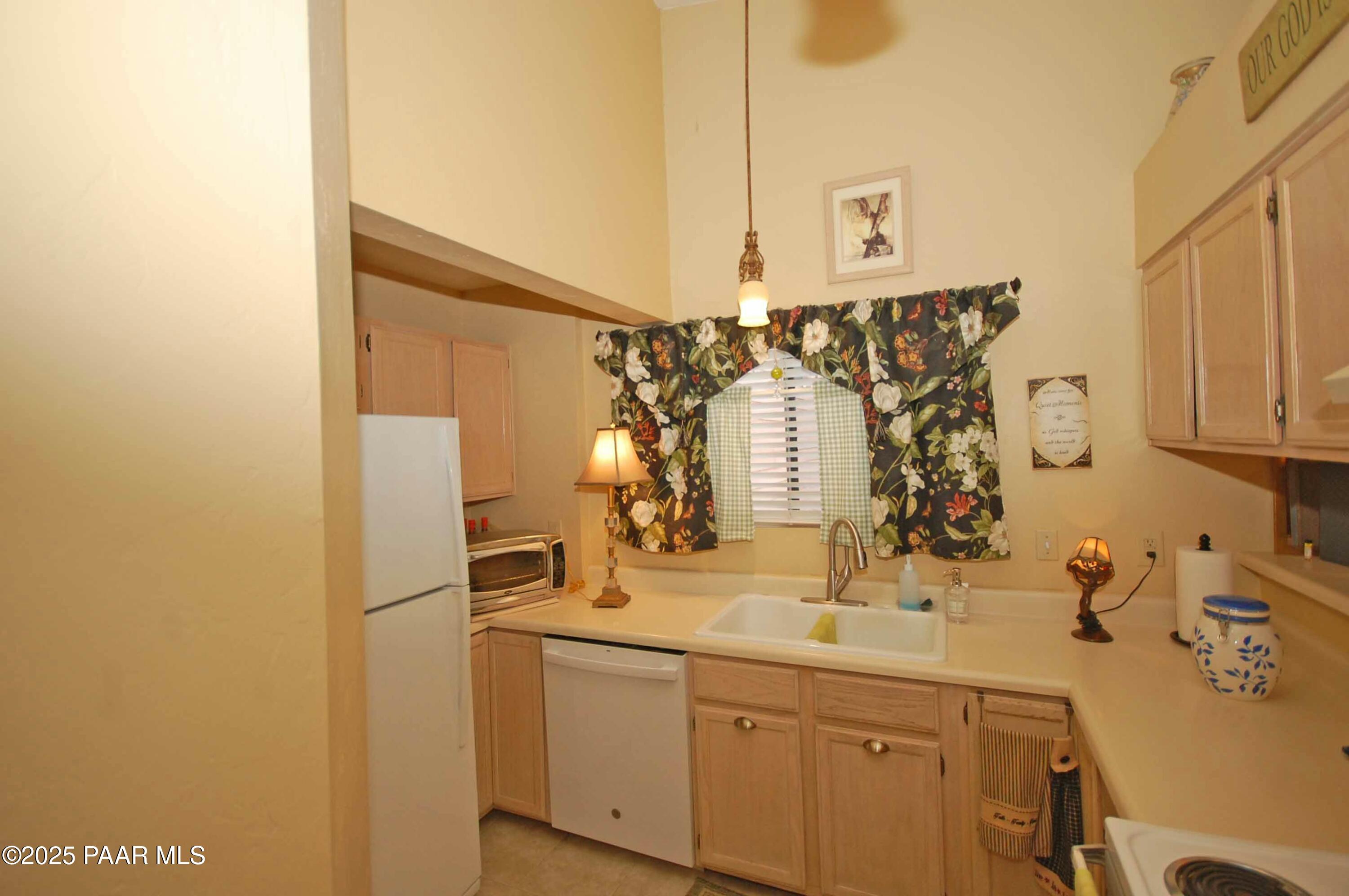 906 Old Stage Road Prescott, AZ 86303 - Photo 5 of 17 Kitchen
