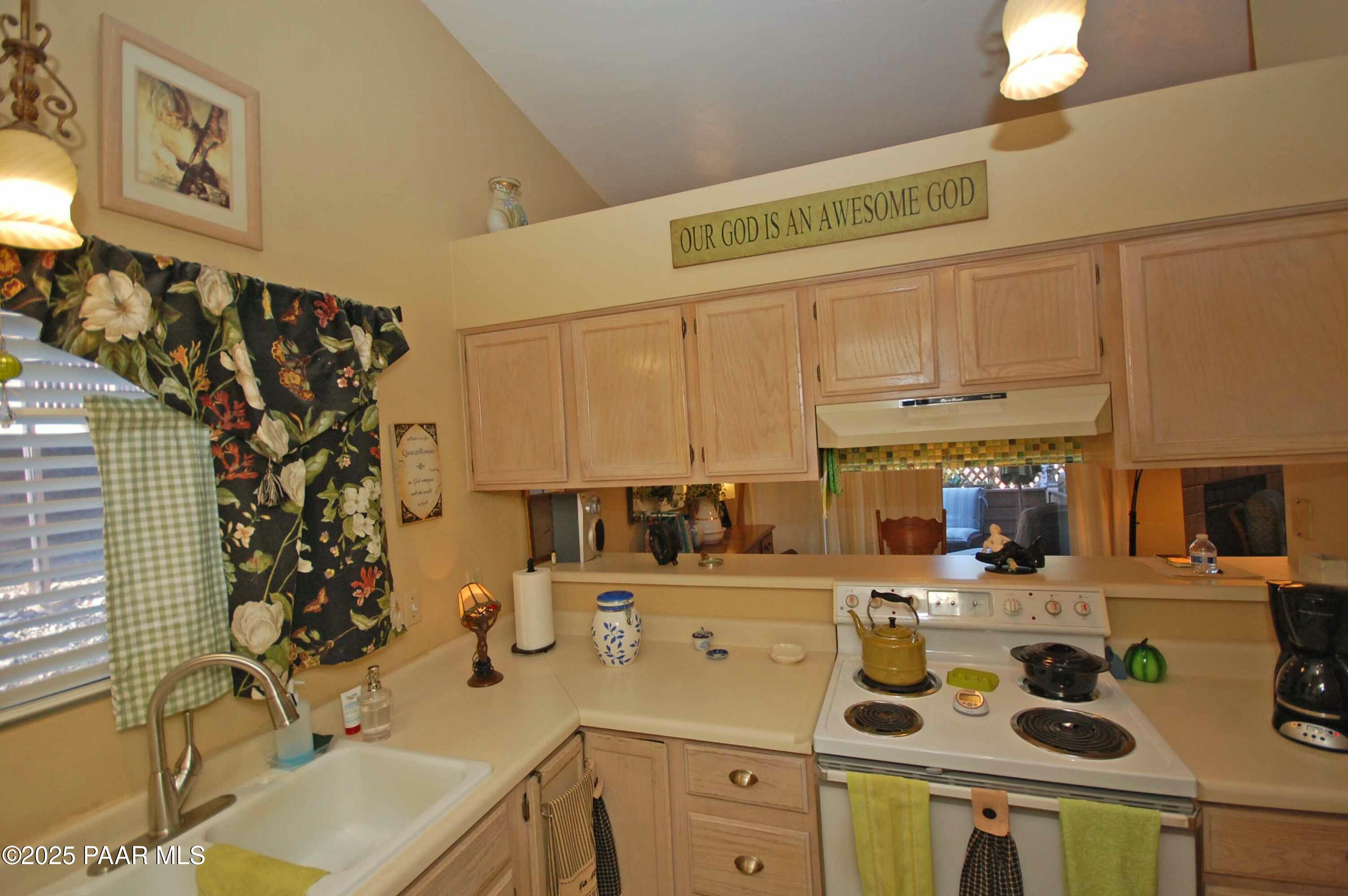 906 Old Stage Road Prescott, AZ 86303 - Photo 6 of 17 Kitchen