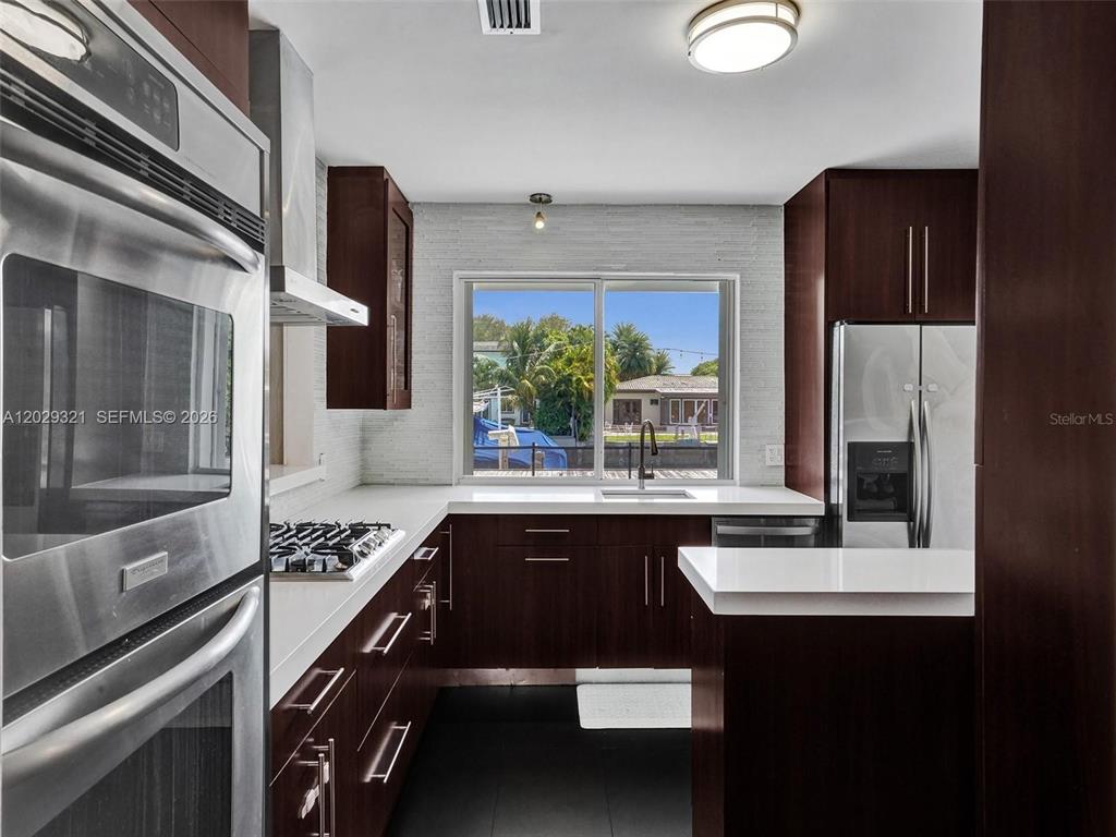 1912 Northeast 119th Road North Miami, FL 33181 - Photo 21 of 65 Gallery Image 21