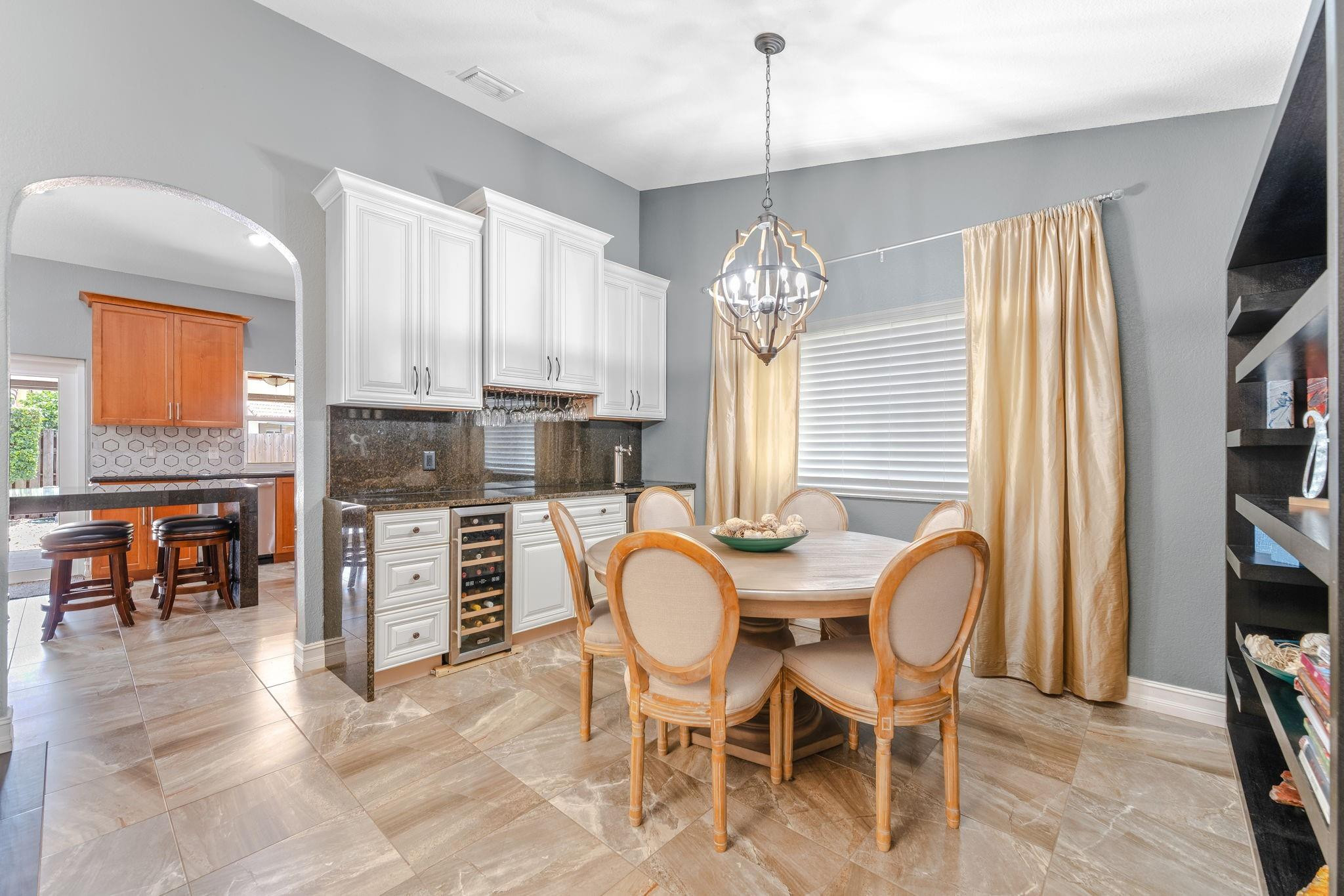 15541 South Roundtable Road Davie, FL 33331 - Photo 3 of 16 Photo 3