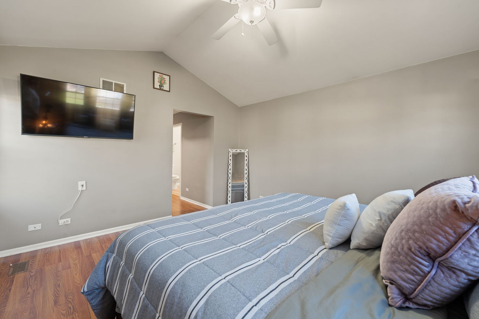 5462 Ridge Crossing Hanover Park, IL 60133 - Photo 20 of 41 Gallery Image 20
