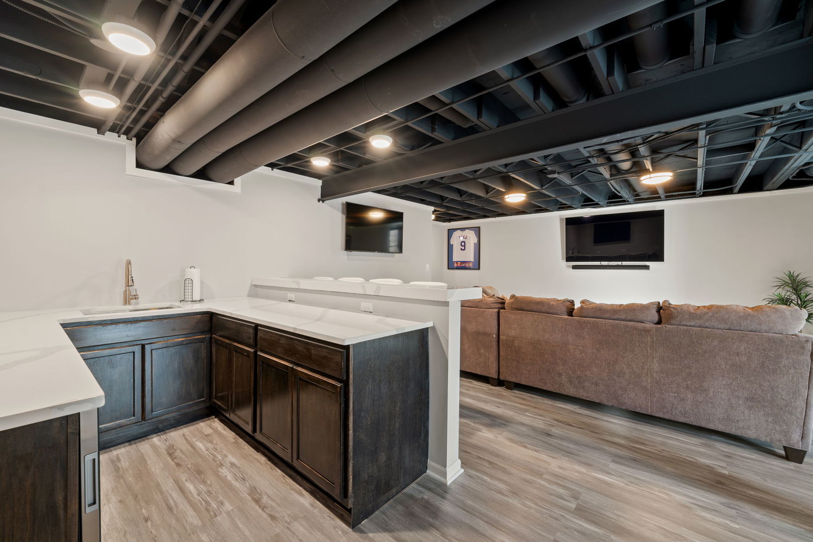 5462 Ridge Crossing Hanover Park, IL 60133 - Photo 30 of 41 Gallery Image 30