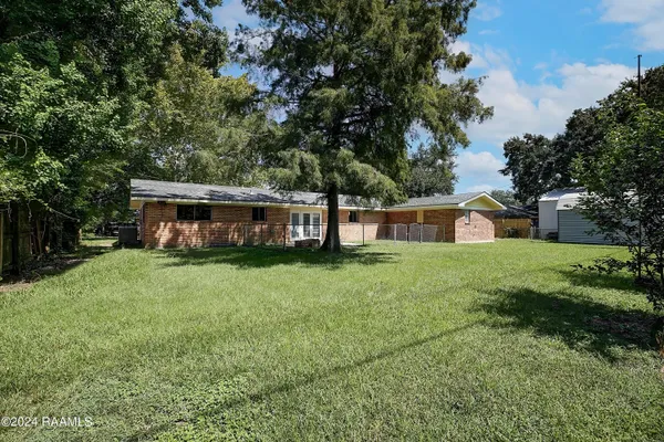 $2,000 | 113 Montgomery Drive, Lafayette, LA 70506