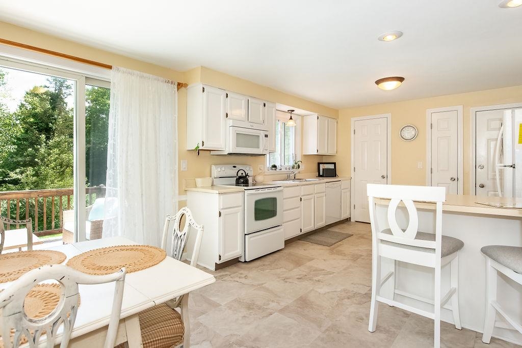 569 Post Road Greenland, NH 03840 - Photo 6 of 27 Gallery Image 6