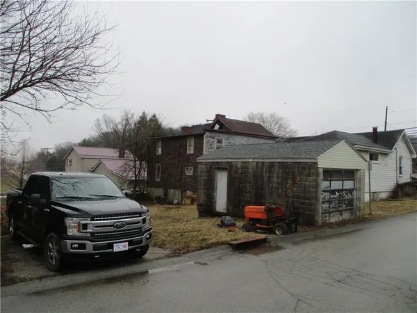 $69,900 | 963 Venetia Road, Venetia, PA 15367