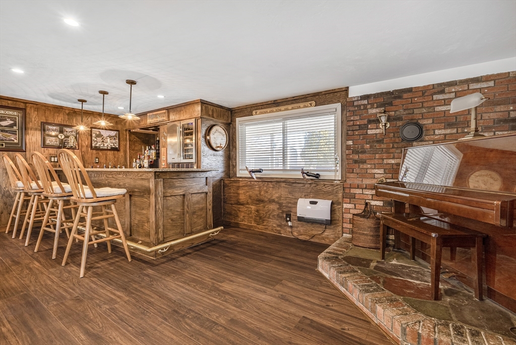206 Burroughs Road Braintree, MA 02184 - Photo 21 of 41 Gallery Image 21