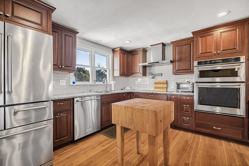 206 Burroughs Road Braintree, MA 02184 - Photo 3 of 41 Gallery Image 3