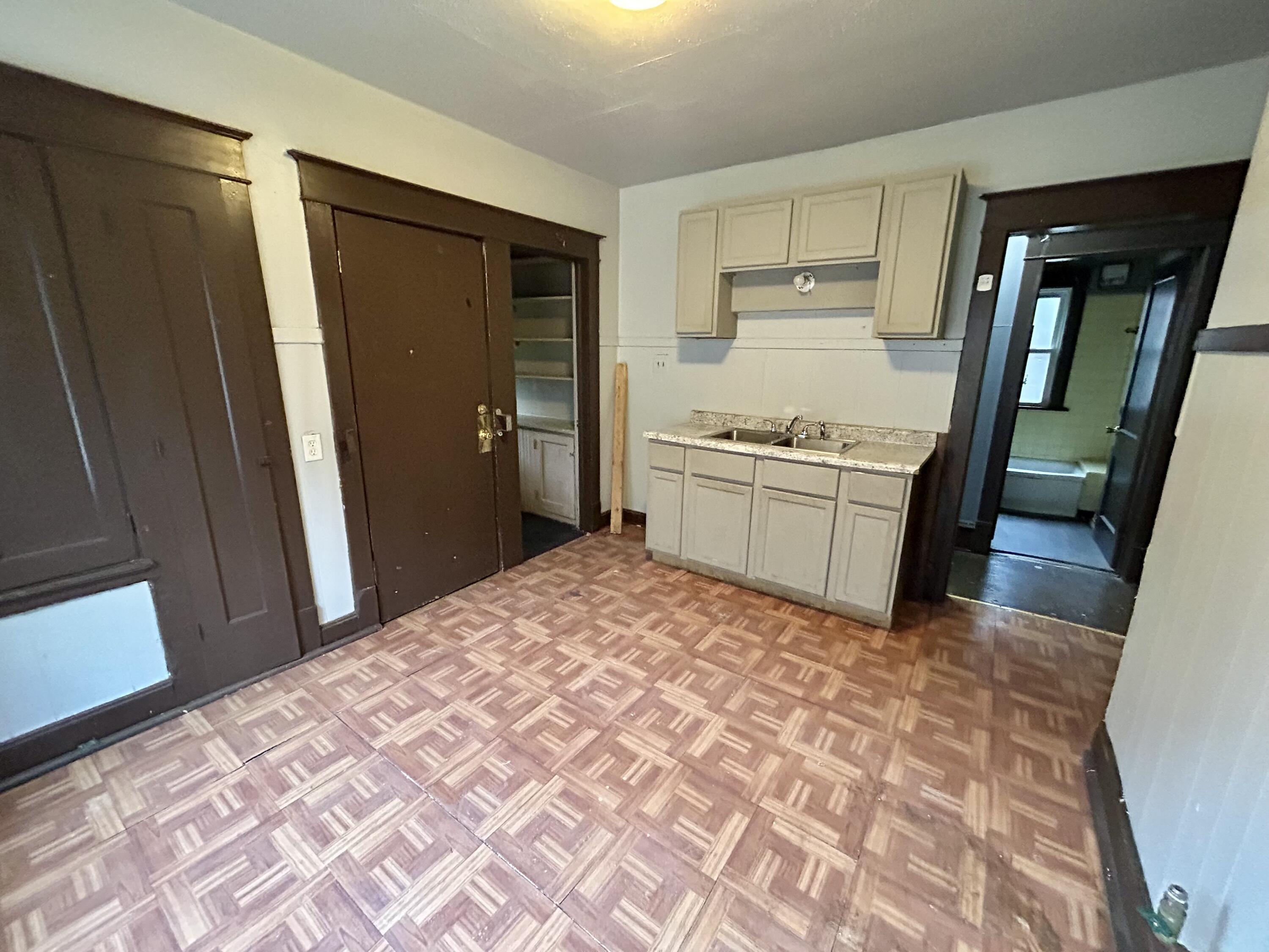 3017 North 28th Street Milwaukee, WI 53210 - Photo 9 of 18 Kitchen