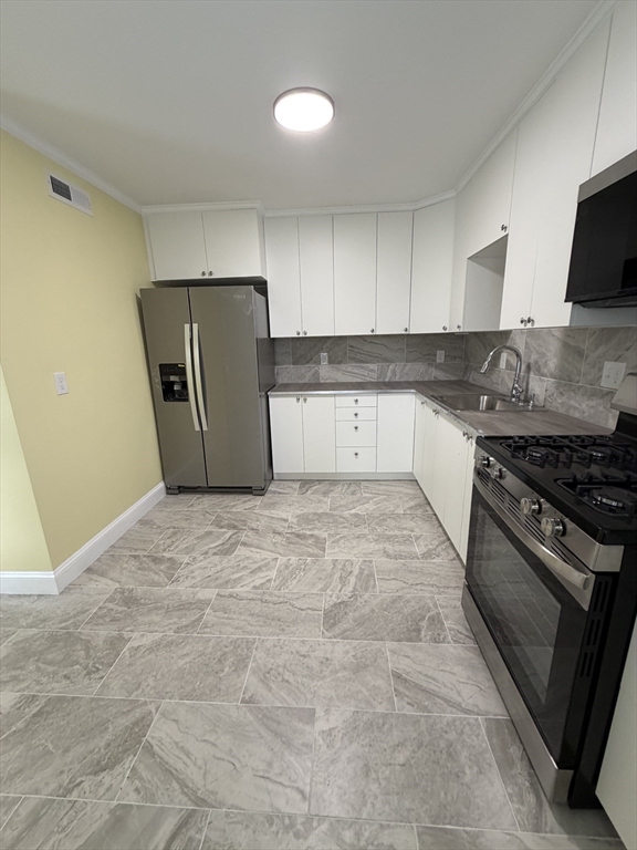 69 Jencks Street, Unit 2 Fall River, MA 02723 - Photo 2 of 10