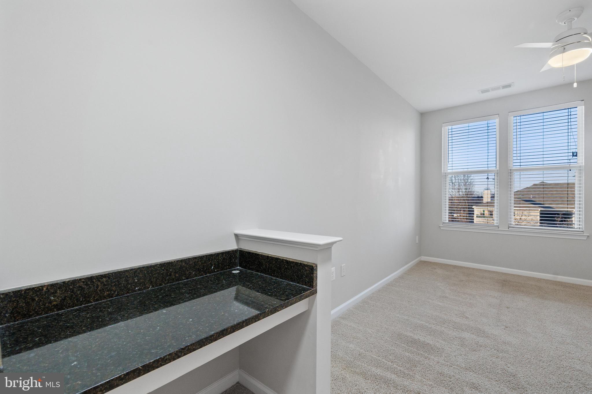 12000 Market Street, Unit 373 Reston, VA 20190 - Photo 18 of 39 Desk area
