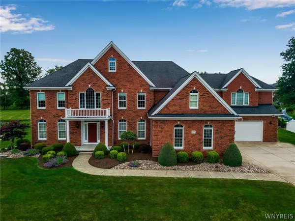 $1,299,000 | 105 Promenade Lane, Amherst, NY 14221