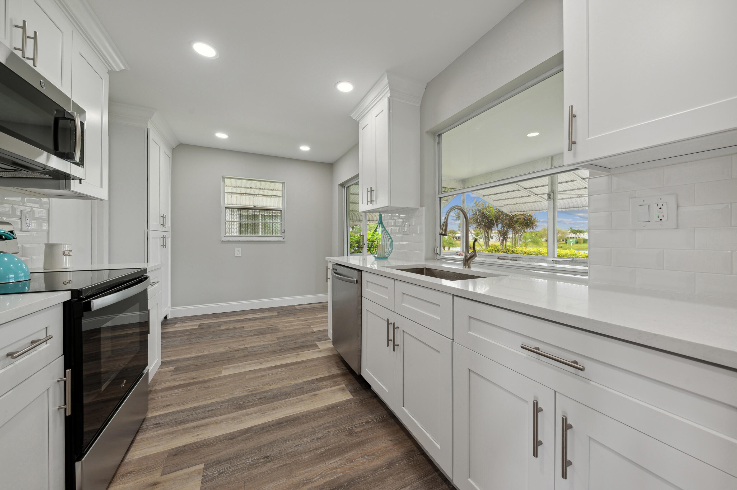 1901 Southwest Roma Way Boynton Beach, FL 33426 - Photo 6 of 17 06