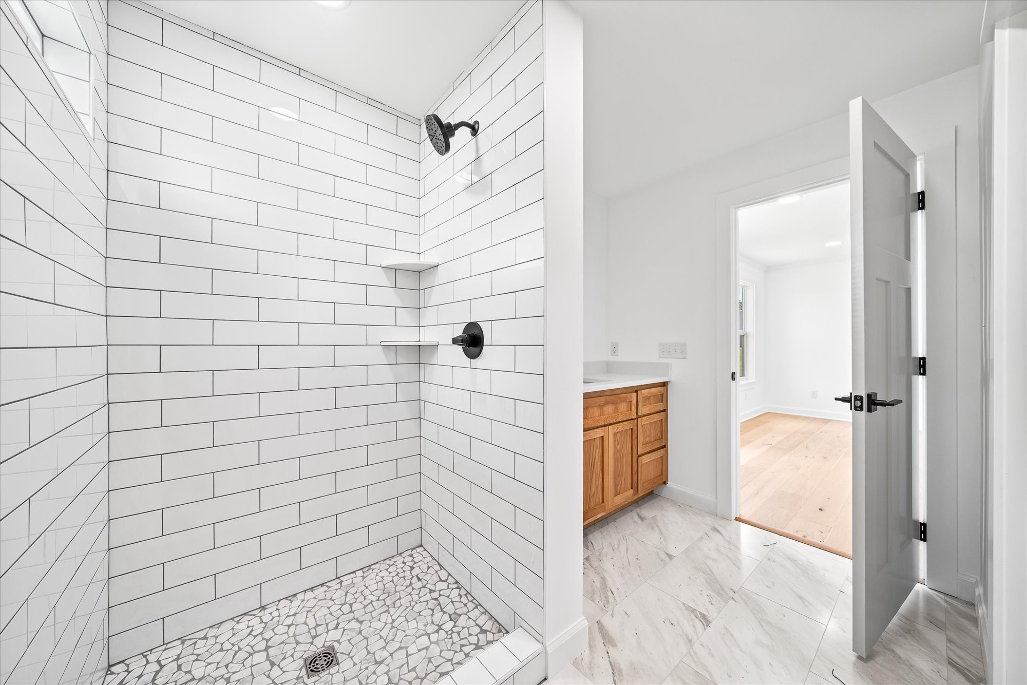 806 Robinson Ridge Road Baxter, TN 38544 - Photo 20 of 29 a bathroom with a shower