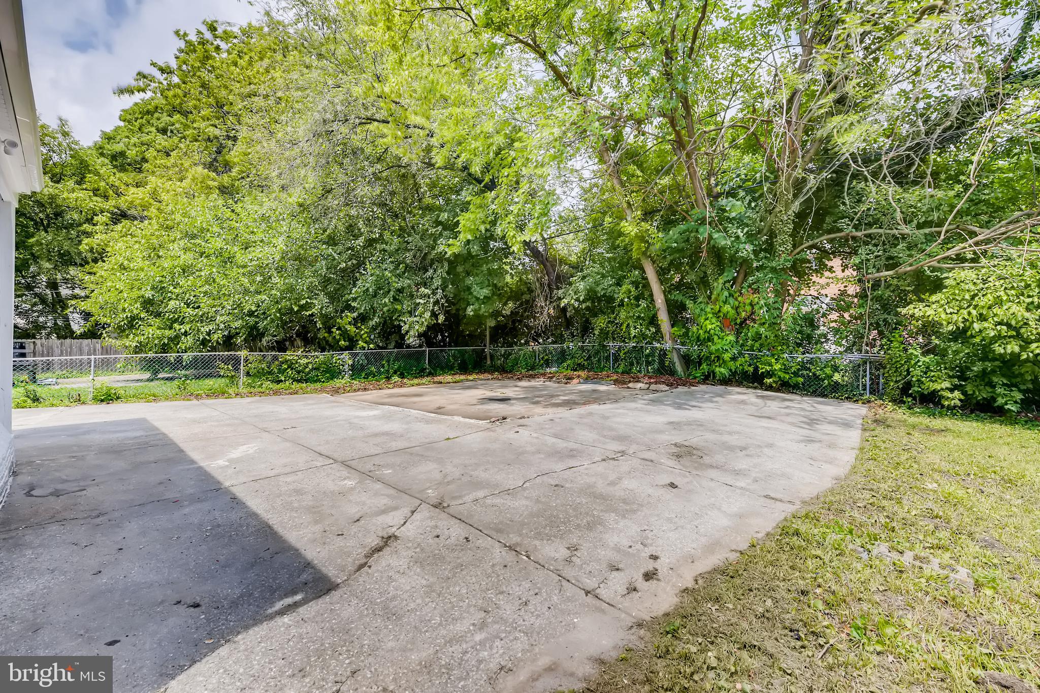 3906 West Cold Spring Lane Baltimore, MD 21215 - Photo 26 of 27 Large fenced in yard!