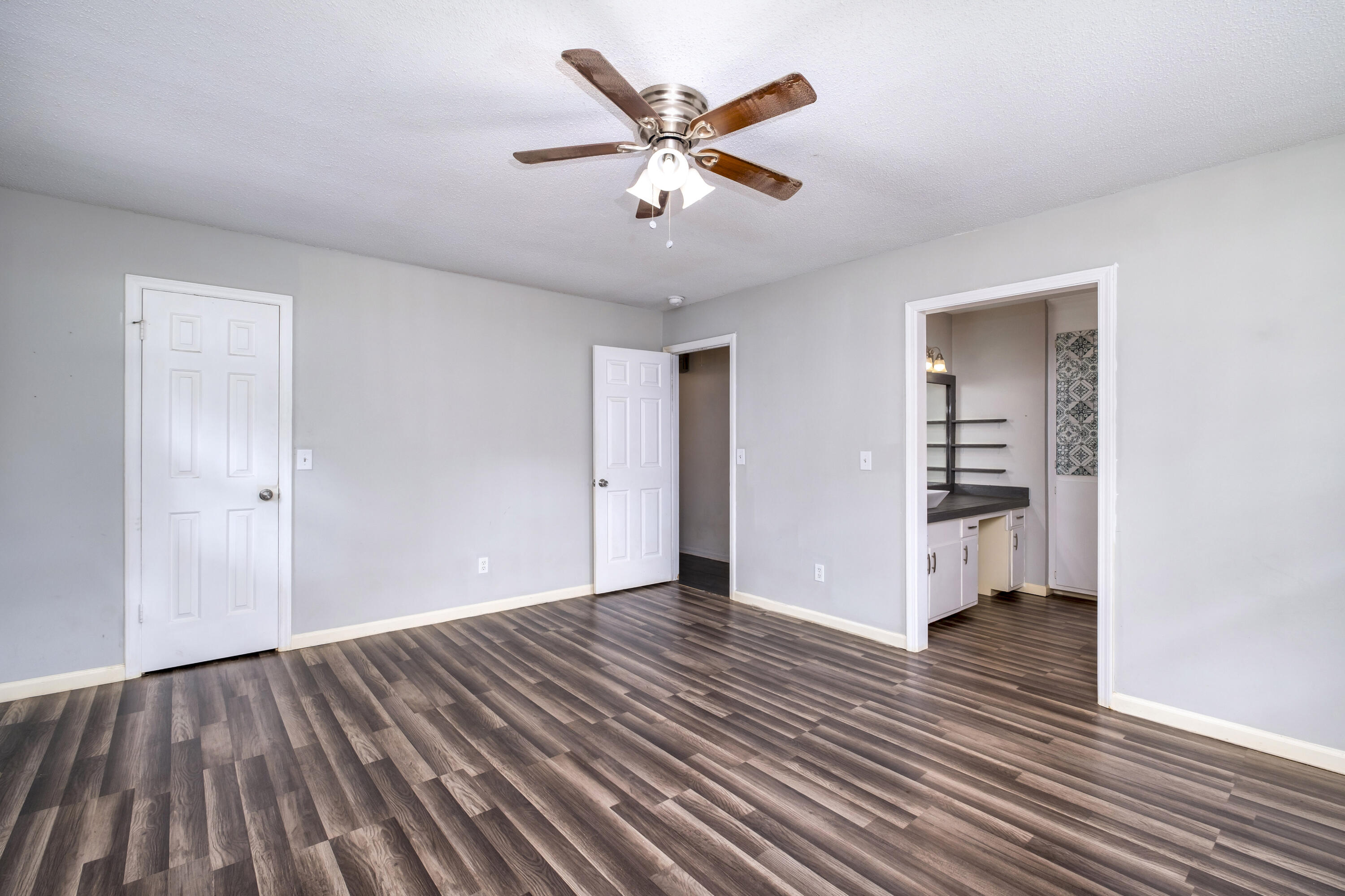 618 Periwinkle Court Sumter, SC 29150 - Photo 28 of 40 PRIMARTY BEDROOM