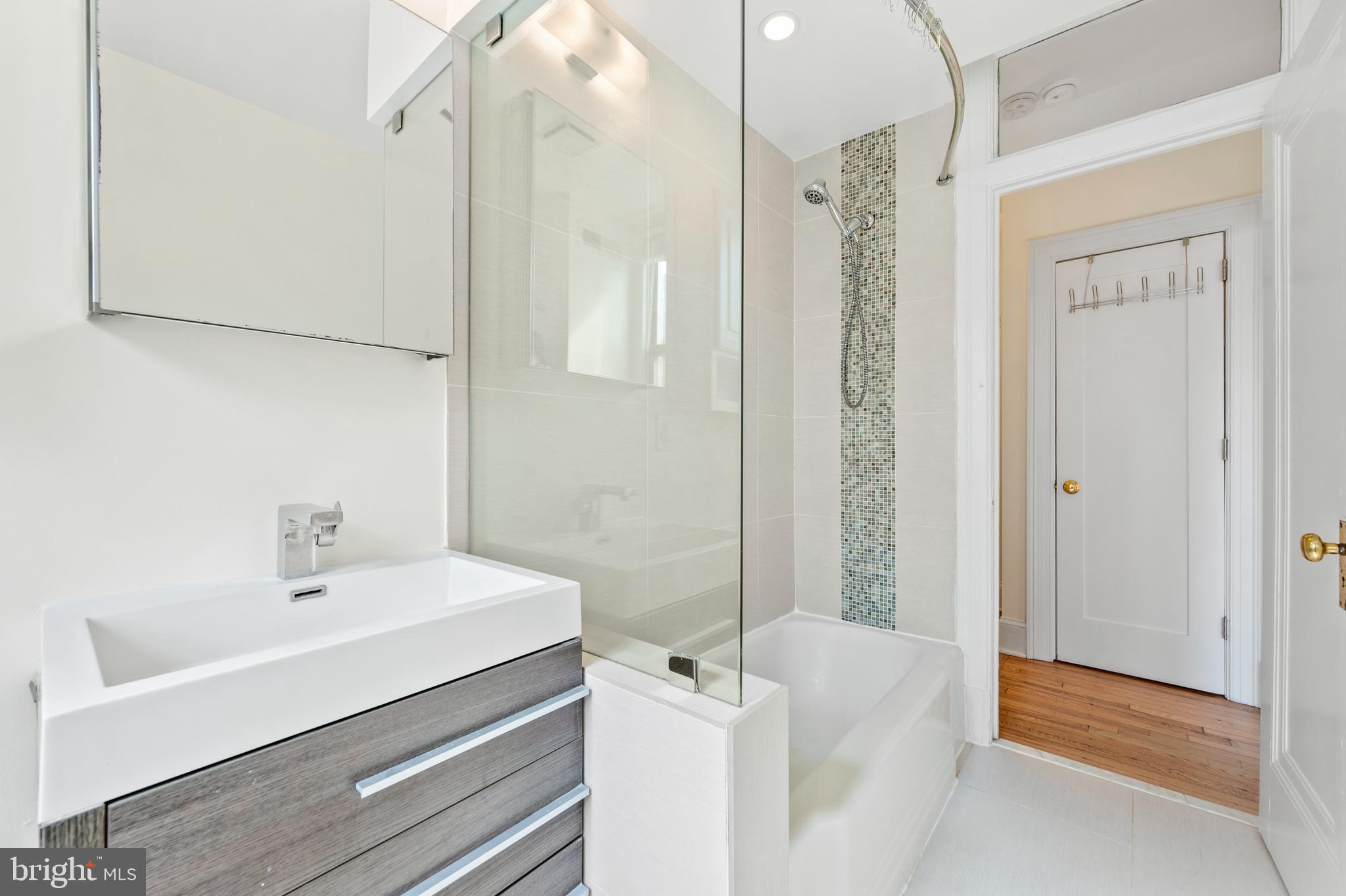 1910 Kalorama Road Northwest, Unit 506 Washington, DC 20009 - Photo 8 of 15