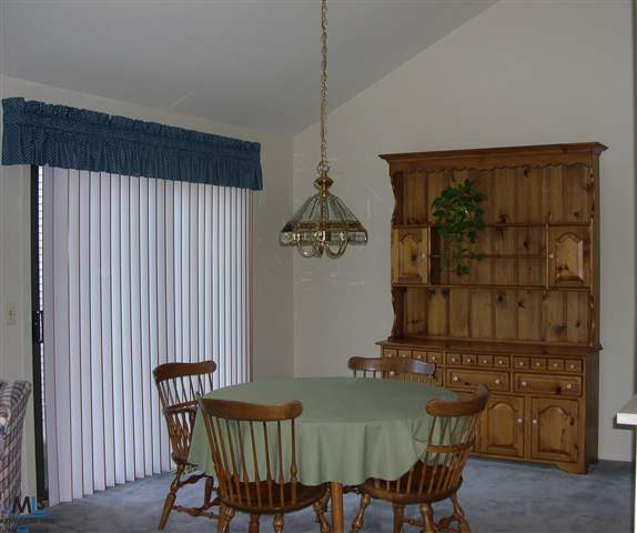 504 Plymouth Court Rochester, MI 48307 - Photo 5 of 21 31120345-4.JPG