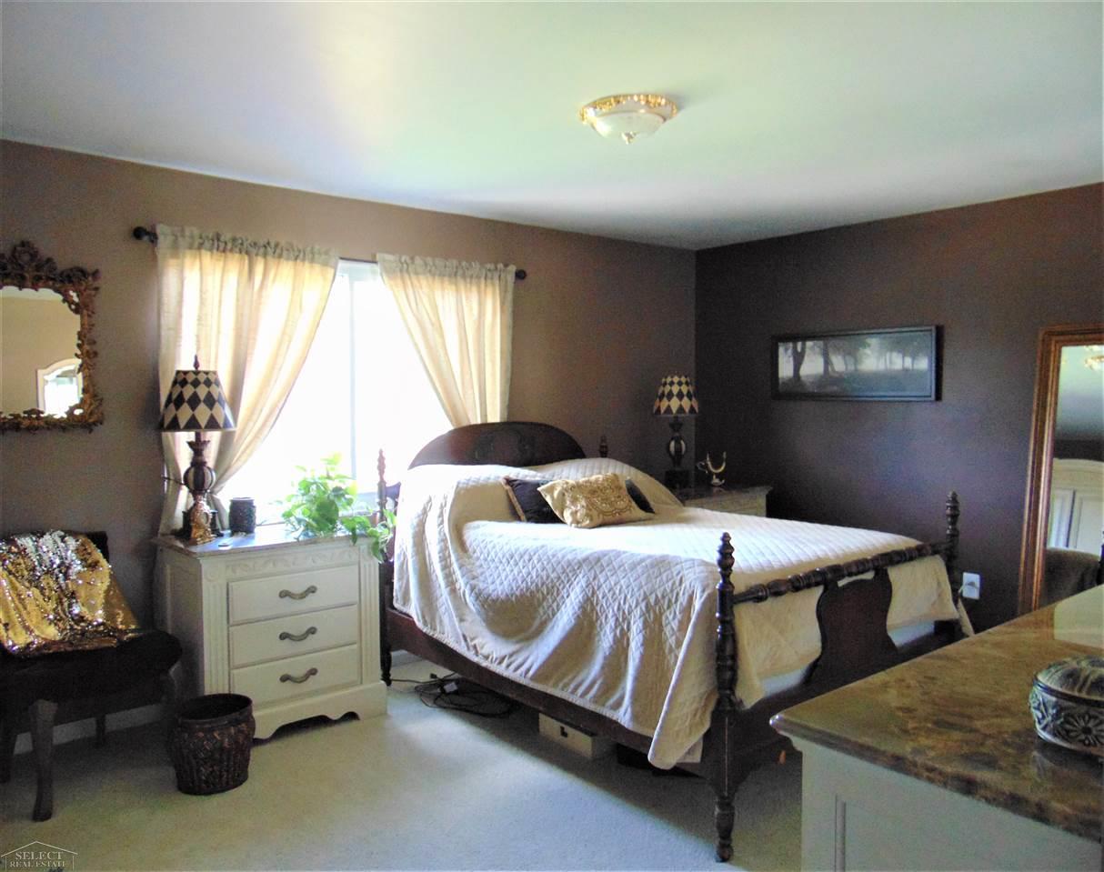 35397 Bobcean Road Clinton Township, MI 48035 - Photo 59 of 59 31393511-58.JPG