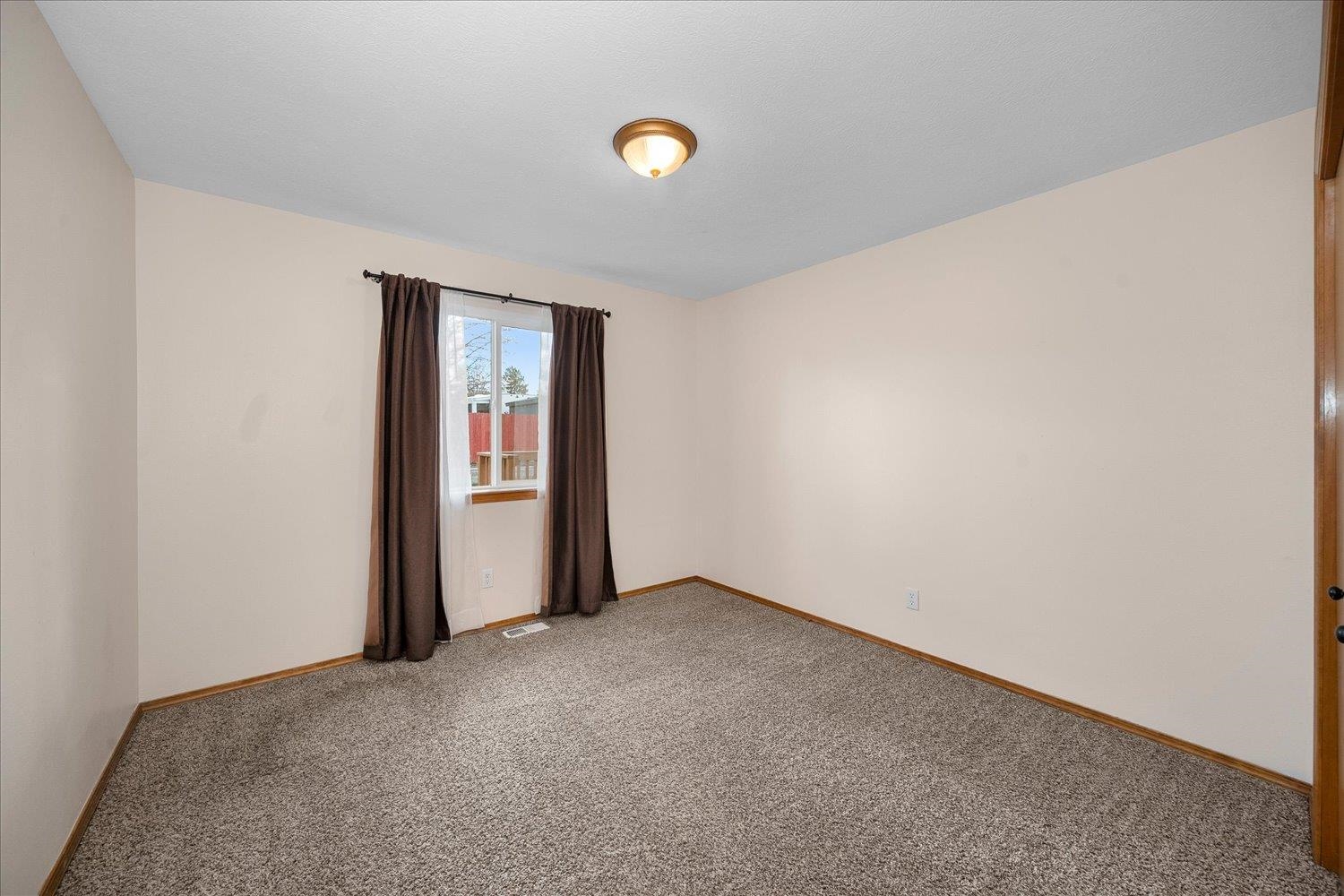 15304 North Wilson Court Mead, WA 99021 - Photo 16 of 46