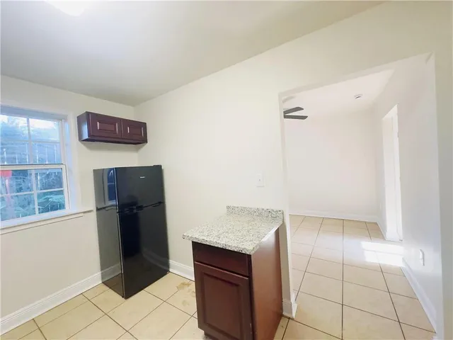$1,100 | 1938 Jackson Avenue, Unit 4, New Orleans, LA 70113