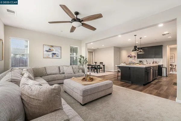 $839,500 | 208 Littleton Street, Oakley, CA 94561