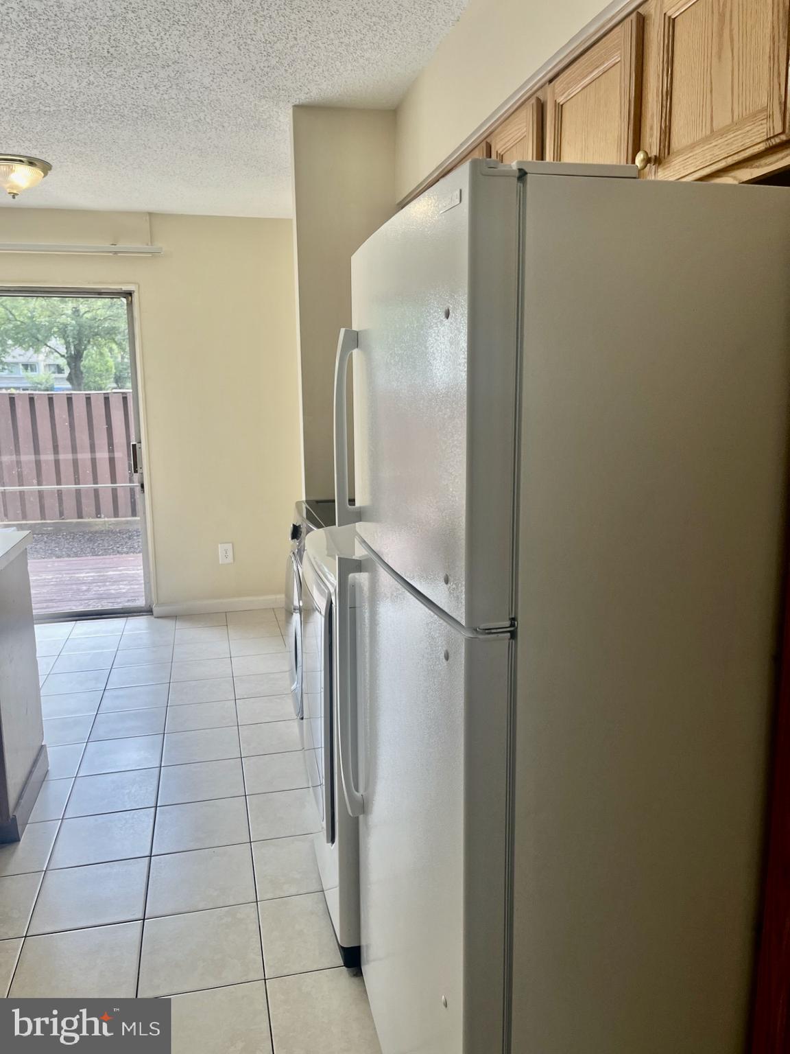 2250 Southgate Square Reston, VA 20191 - Photo 7 of 21 a bathroom with a shower