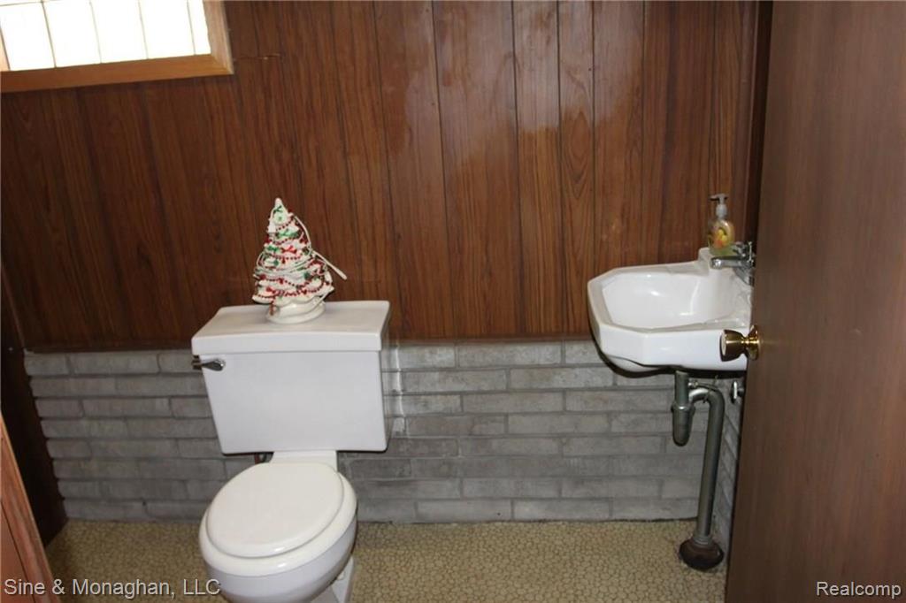 205 Muir Road Grosse Pointe Farms, MI 48236 - Photo 41 of 60