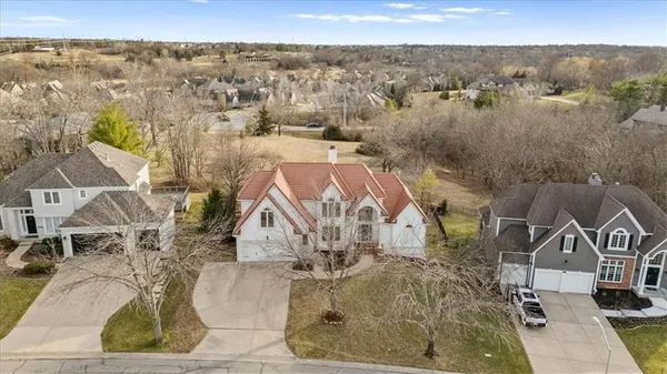 $939,000 | 4113 West 150th Street, Overland Park, KS 66224