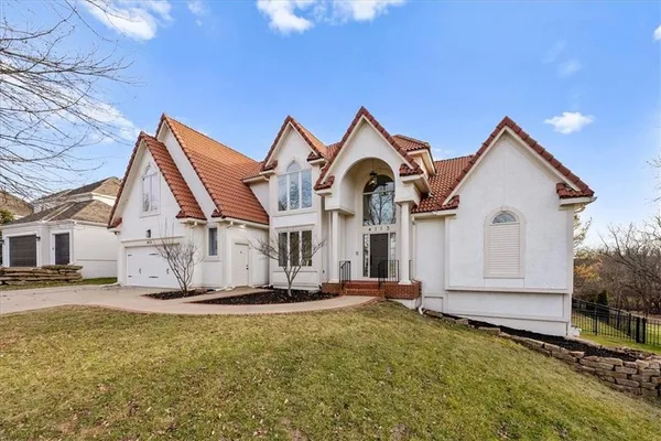 $939,000 | 4113 West 150th Street, Overland Park, KS 66224