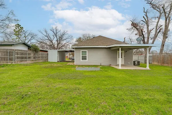 $175,000 | 302 West Armstrong Avenue, Comanche, TX 76442