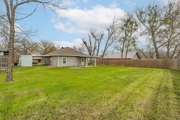 $175,000 | 302 West Armstrong Avenue, Comanche, TX 76442
