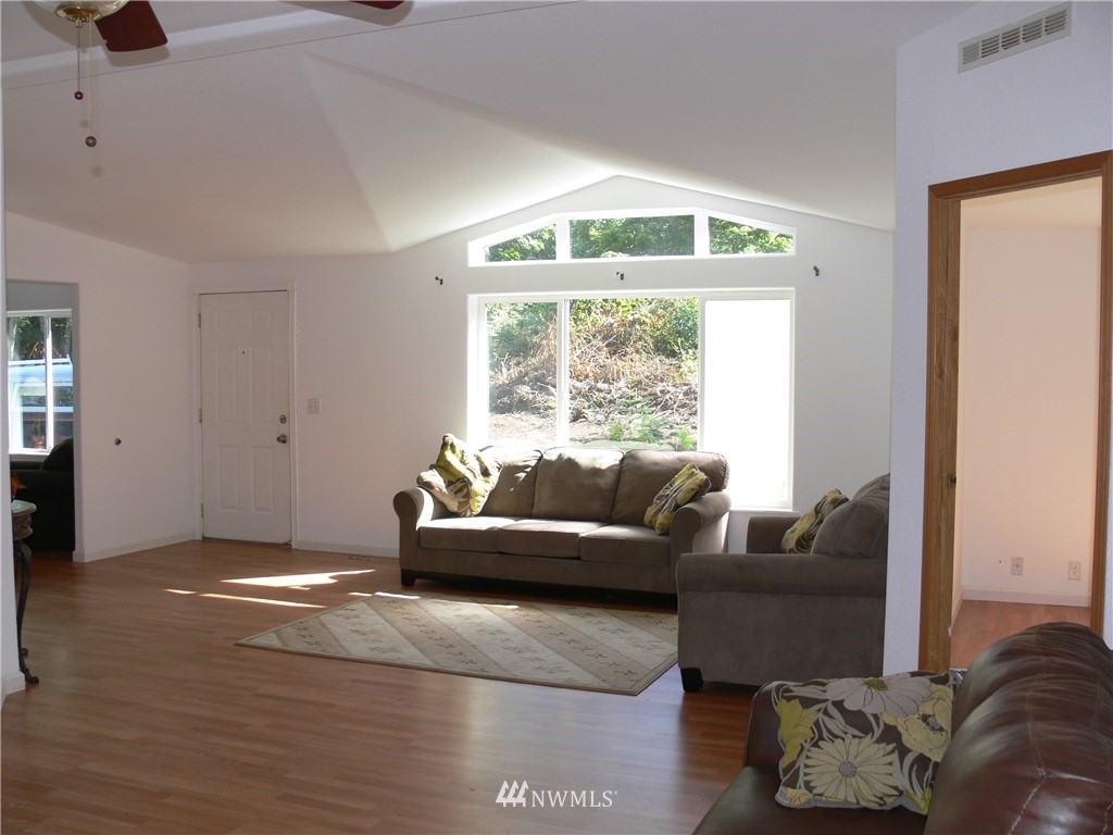 3076 Taylor Road Oak Harbor, WA 98277 - Photo 2 of 25 Gallery Image 2