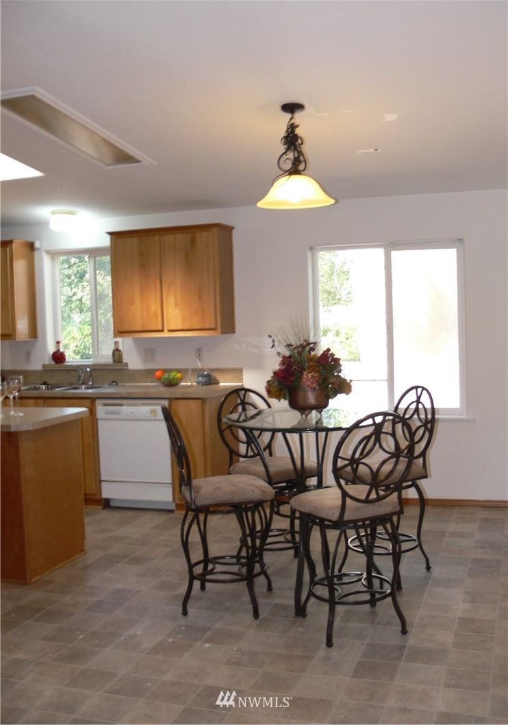 3076 Taylor Road Oak Harbor, WA 98277 - Photo 11 of 25 Gallery Image 11