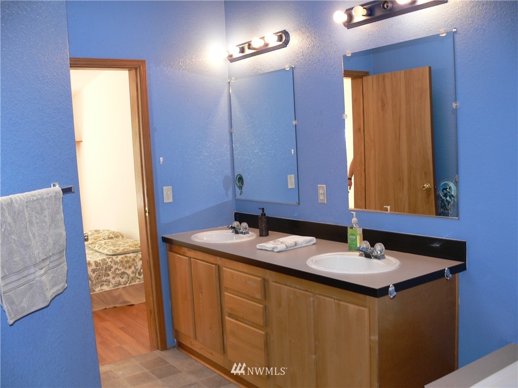 3076 Taylor Road Oak Harbor, WA 98277 - Photo 17 of 25 Gallery Image 17