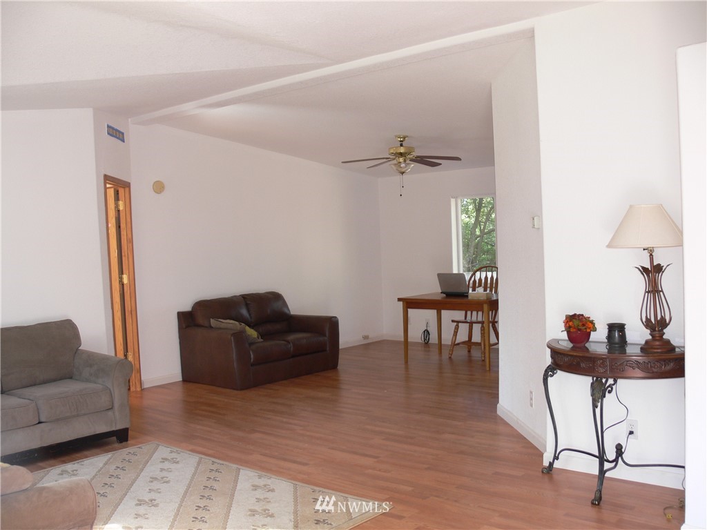 3076 Taylor Road Oak Harbor, WA 98277 - Photo 3 of 25 Gallery Image 3