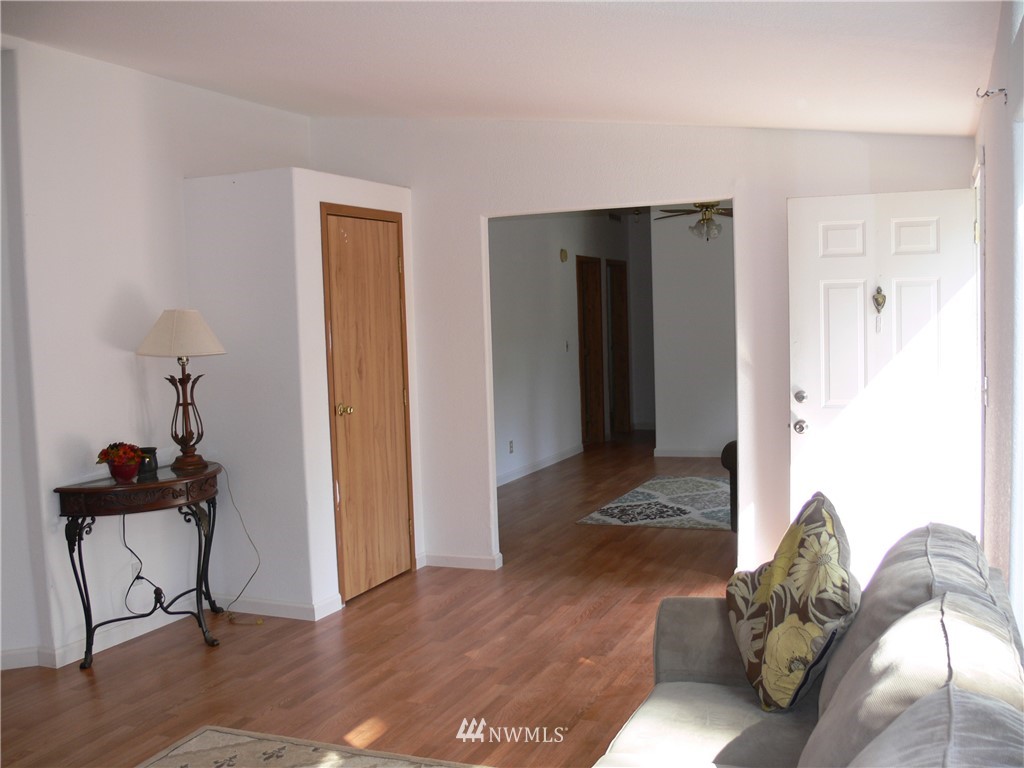 3076 Taylor Road Oak Harbor, WA 98277 - Photo 4 of 25 Gallery Image 4