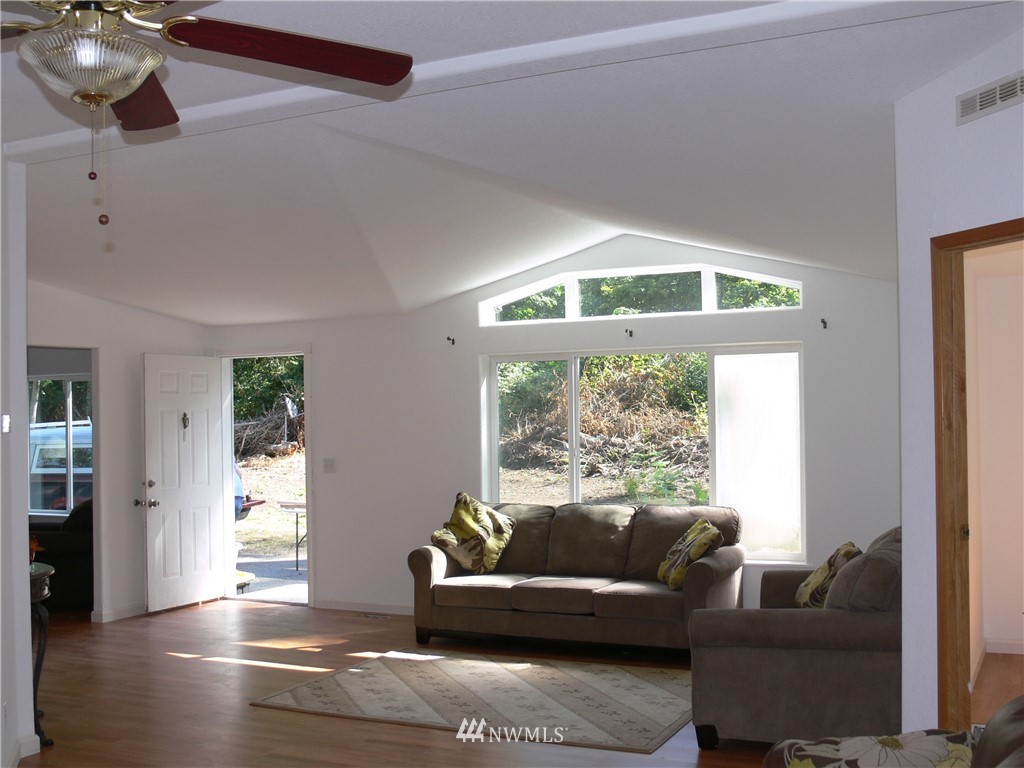 3076 Taylor Road Oak Harbor, WA 98277 - Photo 5 of 25 Gallery Image 5